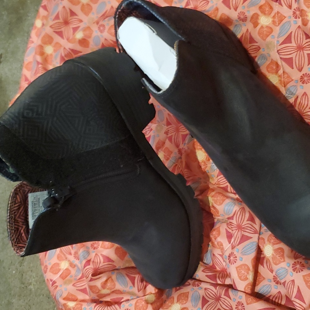 The North Face Suede boots new